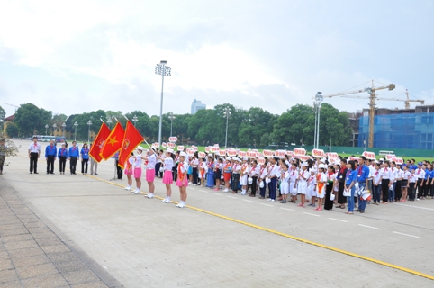 thieu nien ngheo vuot kho