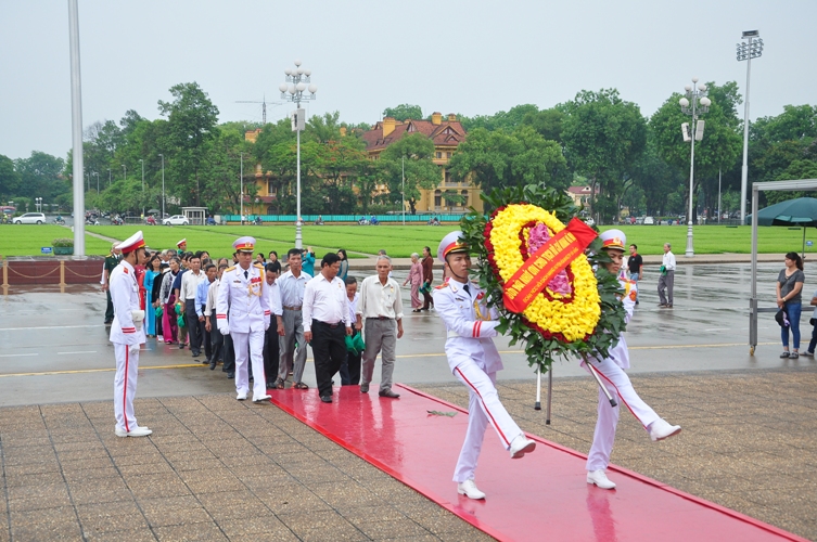 doan hoa vang da nang 2017