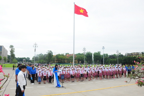 học sinh kien hung ha dong