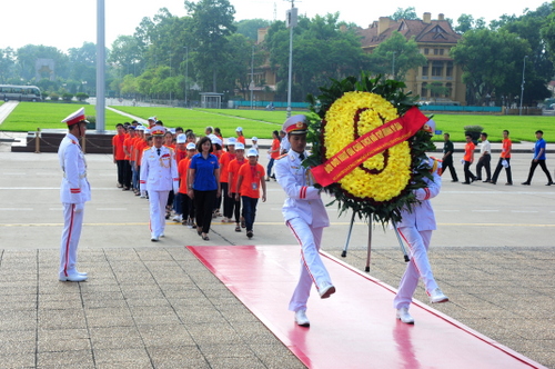 vong tay nhan ai 2017