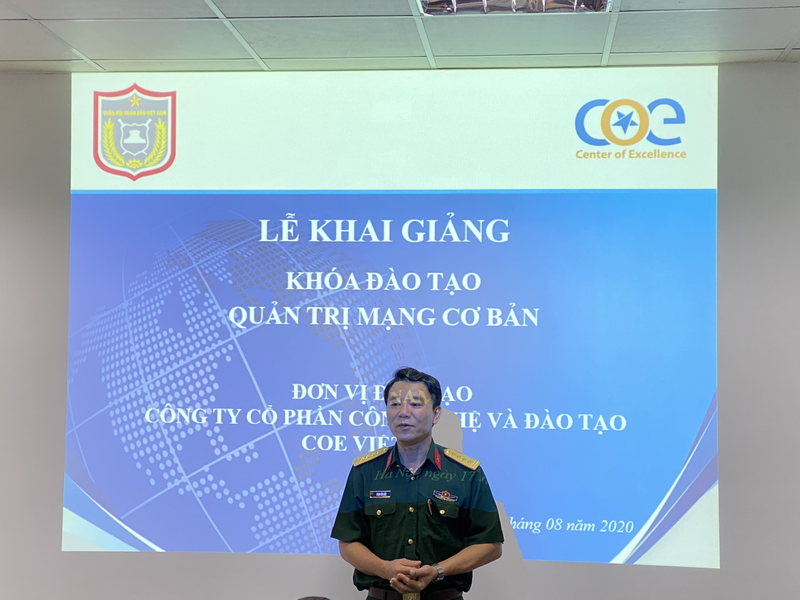 khai giang lop tin hoc 2