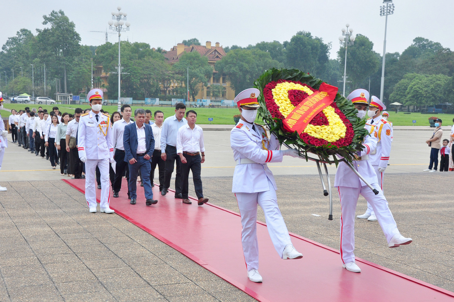 chi bo nha khach 2