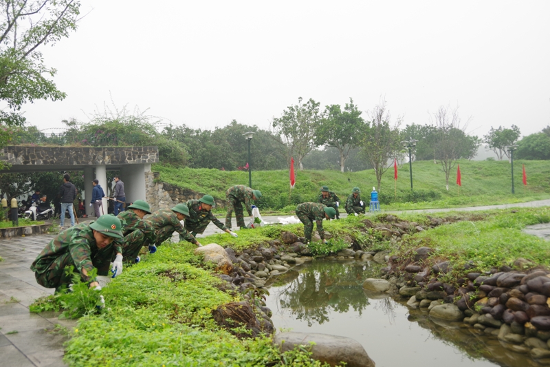 thanh nien thang 4 5