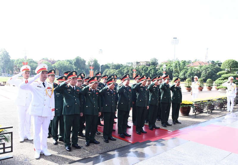 lang bac quan uy trung uong