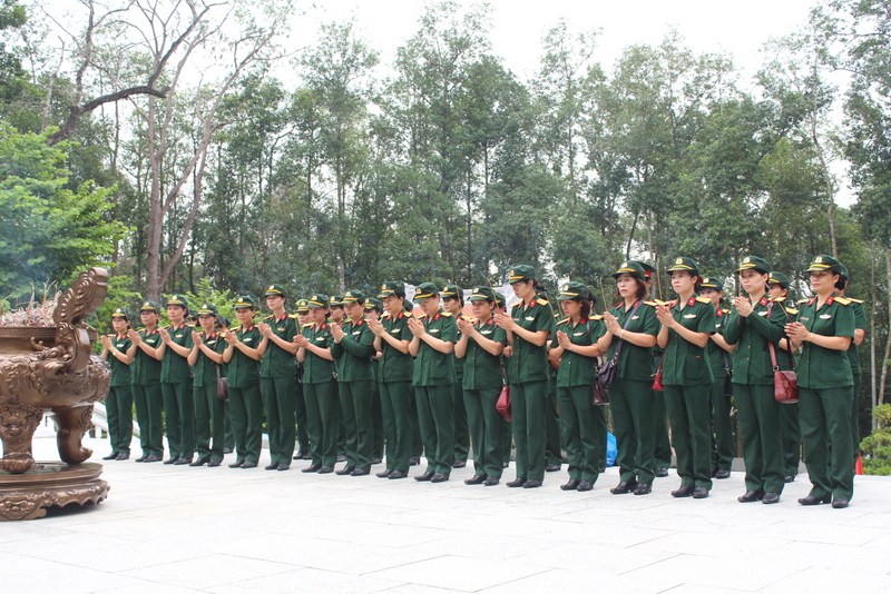 phu-nu-tang-thiet-giap-2016-2