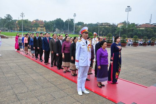 uy ban quoc hoi lao 2018 2