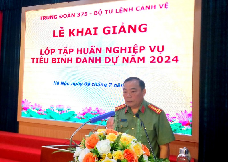 375 khai giang lop tieu binh 4