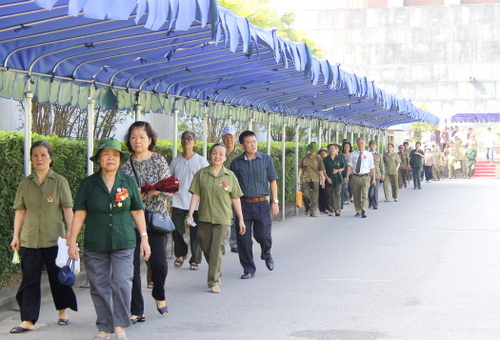 ghi-nhan-khong-khi-vao-lang-vieng-bac-bqllang-gov-vn-15