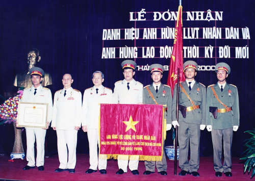 40-nam-truyen-thong-doan-195-1