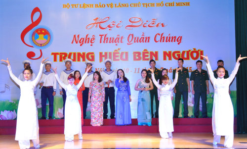 hoi-dien-van-nghe-quan-chung-bo-tu-lenh-2015-11