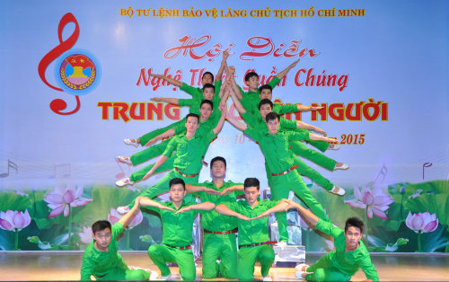 hoi-dien-van-nghe-quan-chung-bo-tu-lenh-2015-12