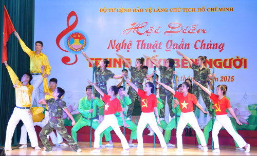 hoi-dien-van-nghe-quan-chung-bo-tu-lenh-2015-4